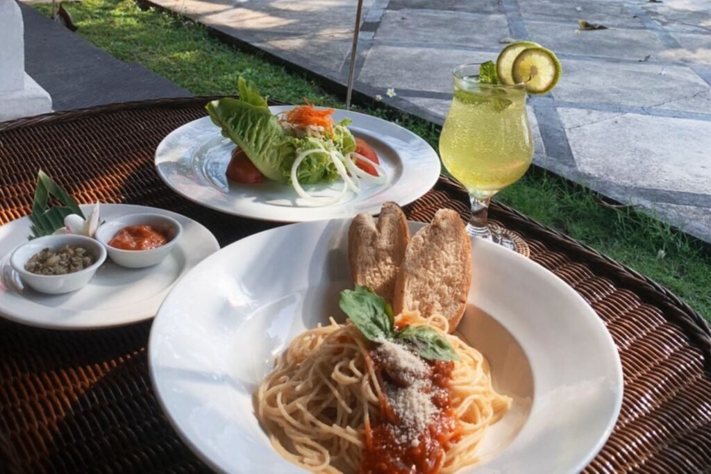 dining-11.jpg